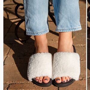 ROAM FUZZY DLIDER SLIPPER NWOB